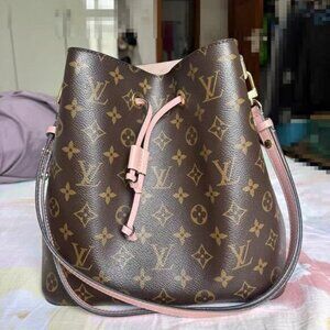 LOUIS VUITTON Monogram NeoNoe Bucket Bag in Pink